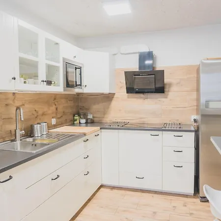 ゲストハウス Cross 3*