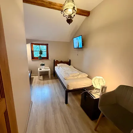 Cross Otoczona Lasem Przy Szlaku W Karkonosze Pensión 3*